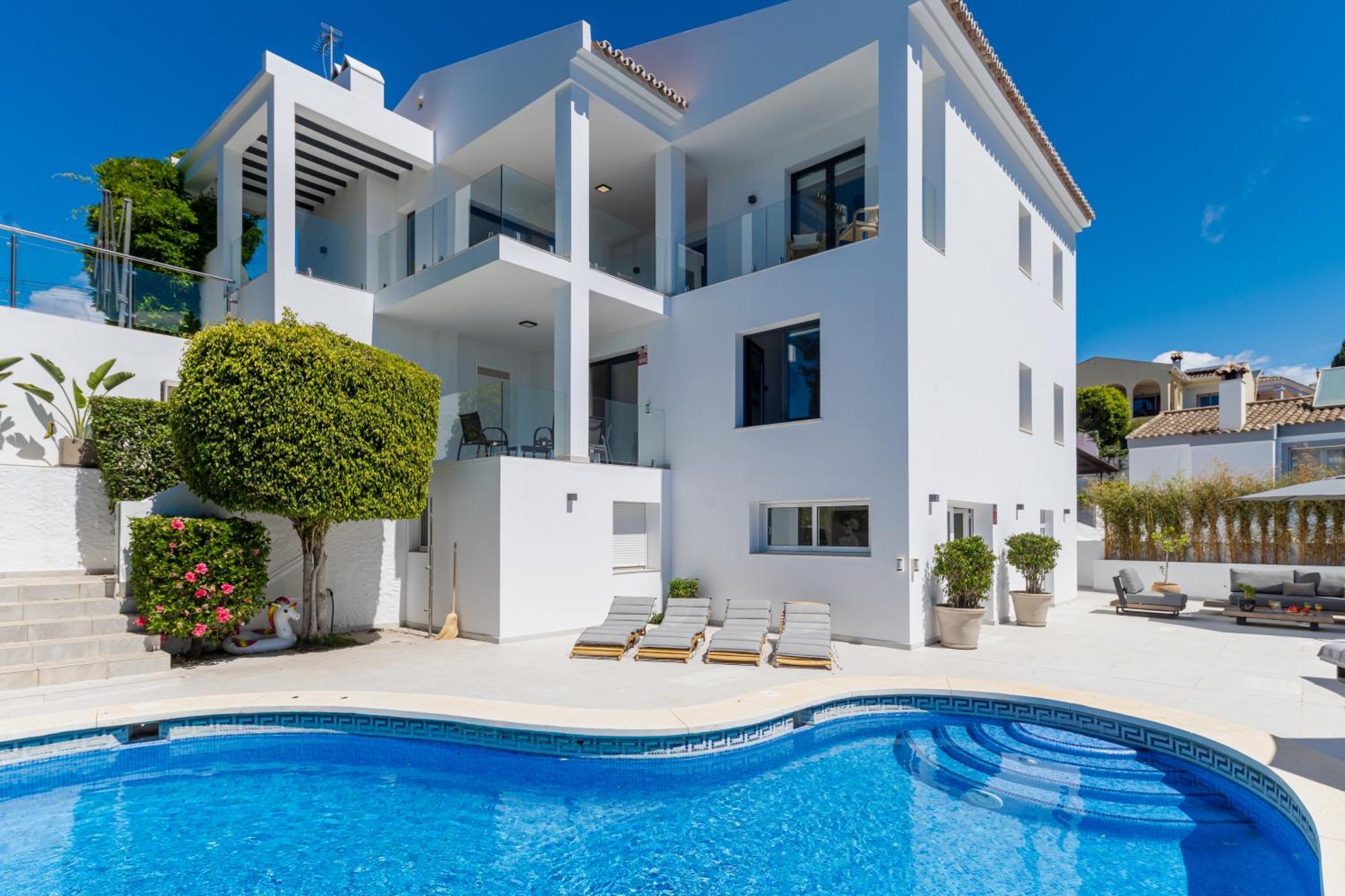 Wonderful Near With Mediterranean Views Сasa de vacaciones